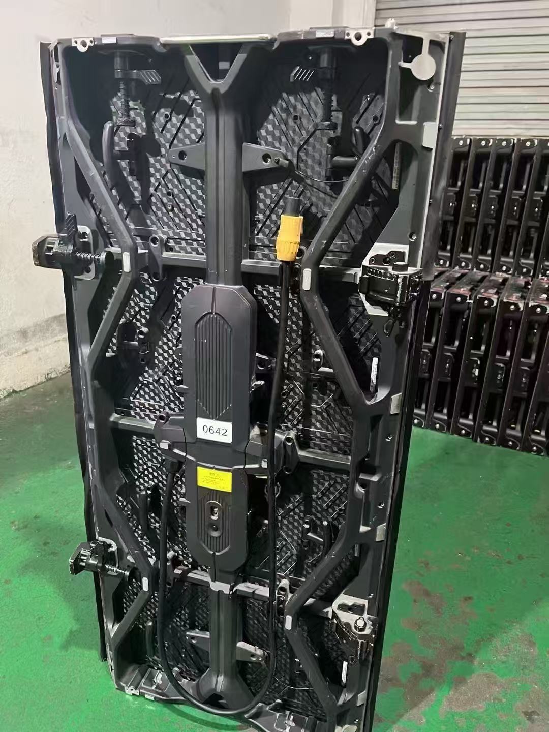 330 square meters Dicolor P3.91 indoor LED screen